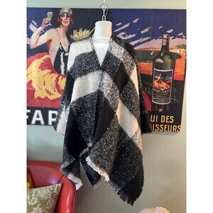 Evereve Buffalo Ruana